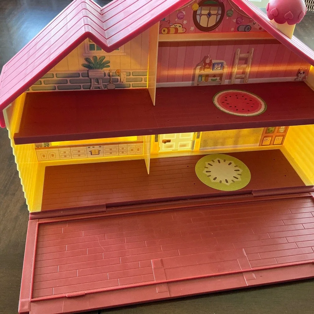 Bluey Moose Toys Ultimate Lights & Sounds Playhouse Heeler‎ Family Home AS-IS